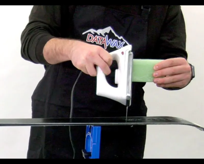 Datawax Universal All Mountain Ski and Snowboard Wax-2